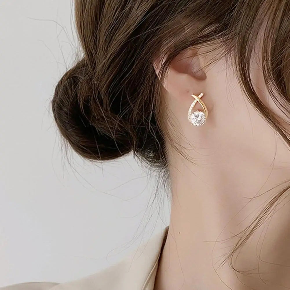 Brinco Gota de brilhante - Com pedras em zircônia.