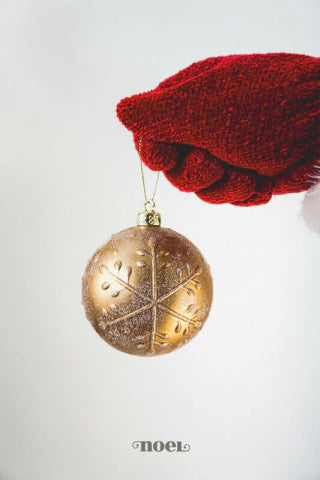 Bola decorada Natal c/ flocos de neve dourado fosco/branco - 8cm c/3