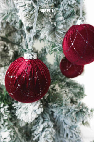 Bola decorada Natal veludo c/ detalhes glitter bordô/prata - 10cm c/3