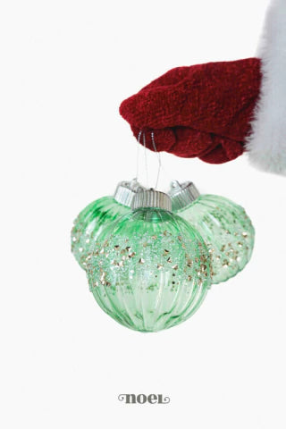 Bola decorada Natal acrílico verde c/ pedraria prata - 8cm c/3