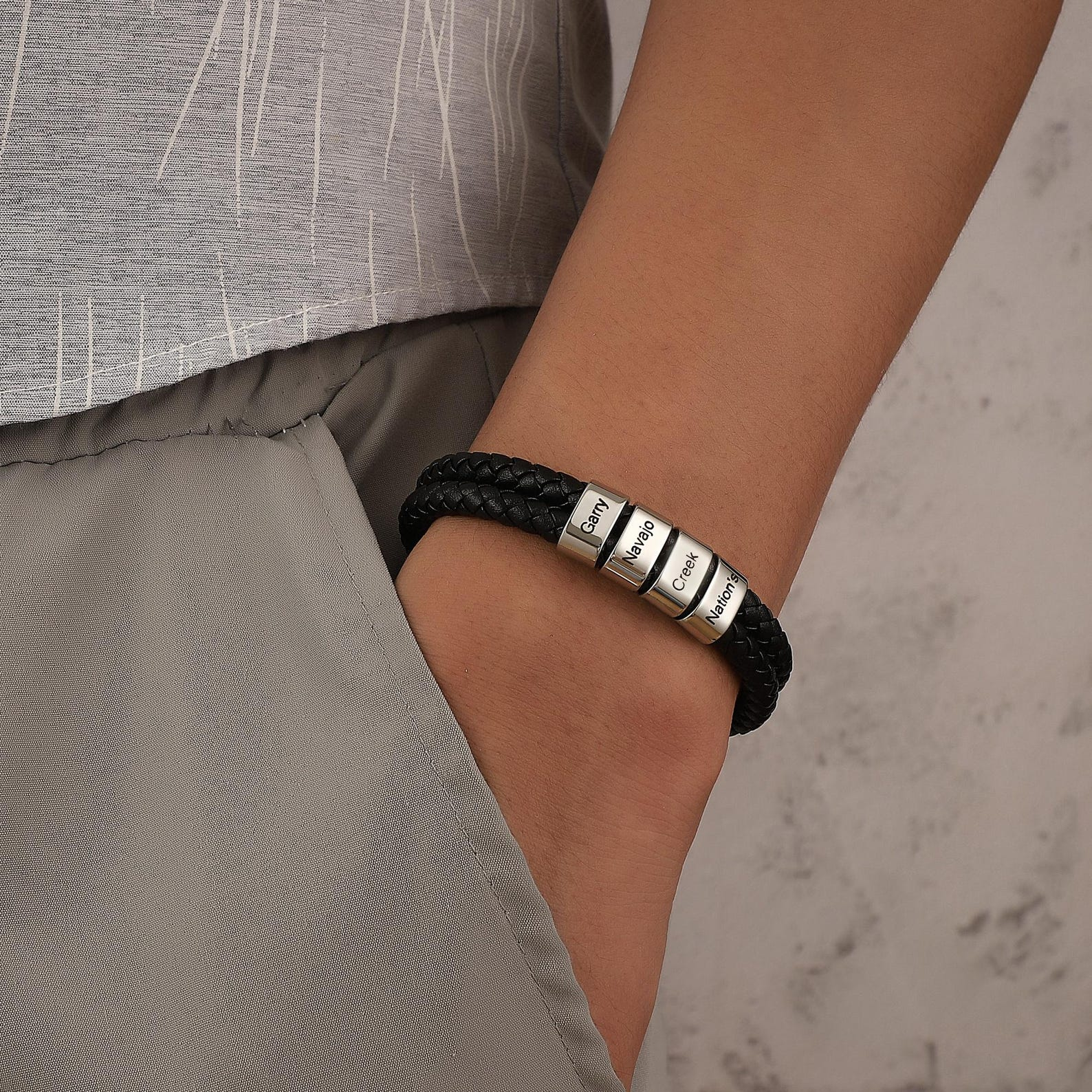 Bracelete Masculino Personalizável com nomes - Grave o nome da sua família com 50% OFF + Frete Grátis