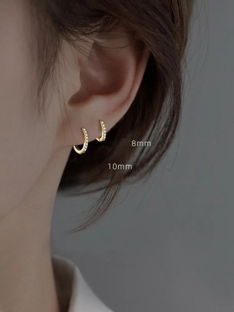 Brinco Argola com brilhantes em Zircônia - Em prata s925