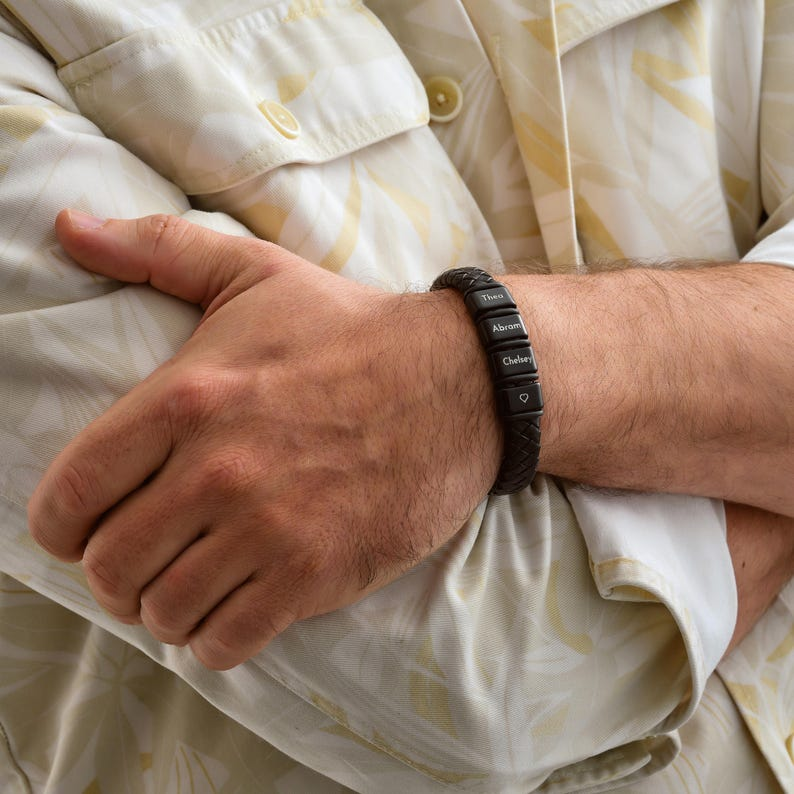 Bracelete Masculino Proteção Eterna - Personalizável com nomes | Oferta Especial 45% OFF + Frete Grátis Somente Hoje!