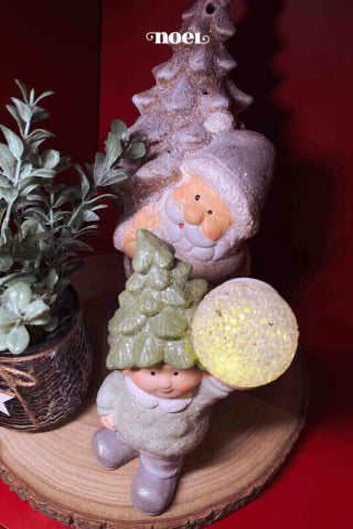 Boneco natal c/ bola de cristal c/ led resina verde/cinza - 20cm